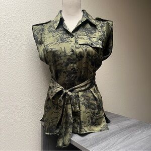 Topshop Women’s Printed Button Blouse with Belt, size 4, Green